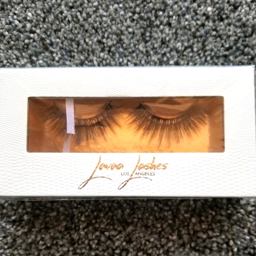 Lavaa Lashes